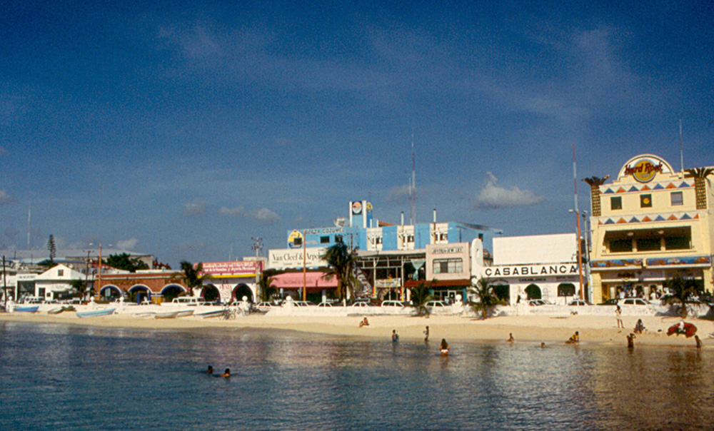 Cozumel blue-water context for submarine and underwater activities